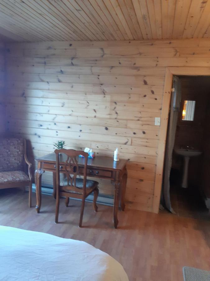 Auberge Ma Maison Sainte-Melanie Luaran gambar