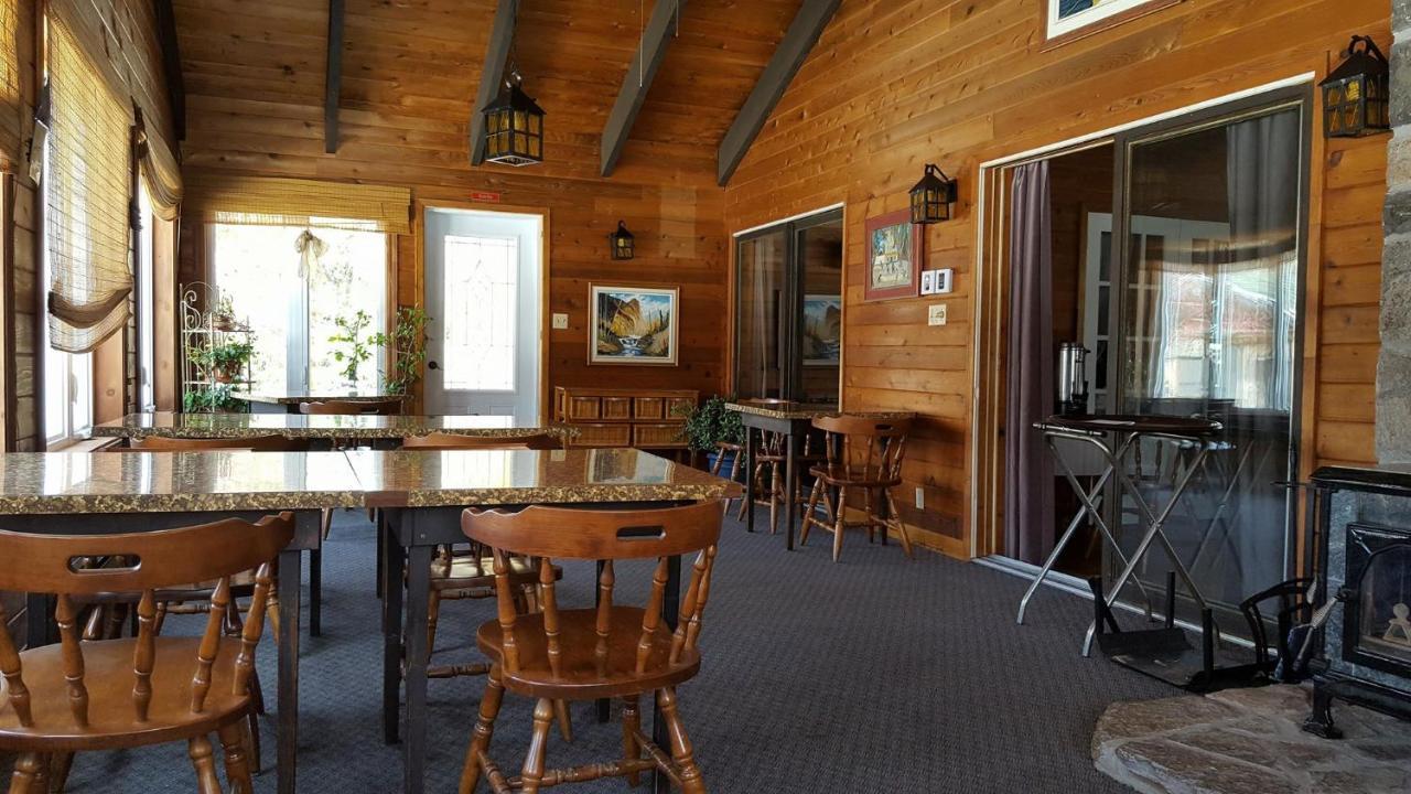 Auberge Ma Maison Sainte-Melanie Luaran gambar
