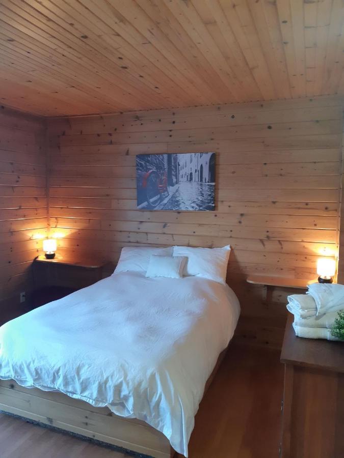 Auberge Ma Maison Sainte-Melanie Luaran gambar