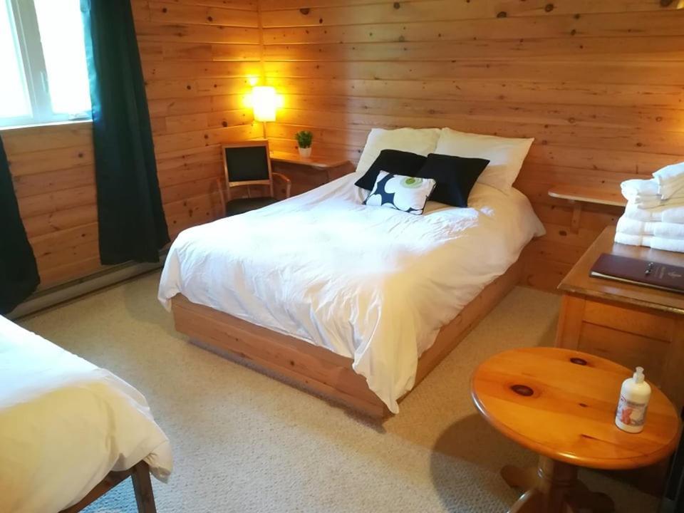 Auberge Ma Maison Sainte-Melanie Luaran gambar