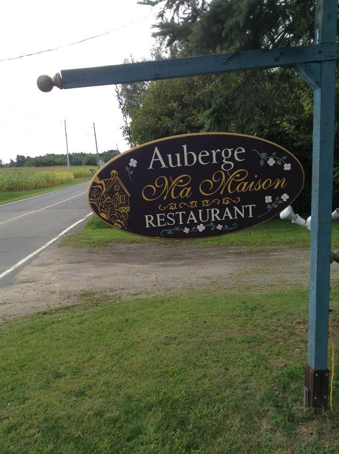 Auberge Ma Maison Sainte-Melanie Luaran gambar